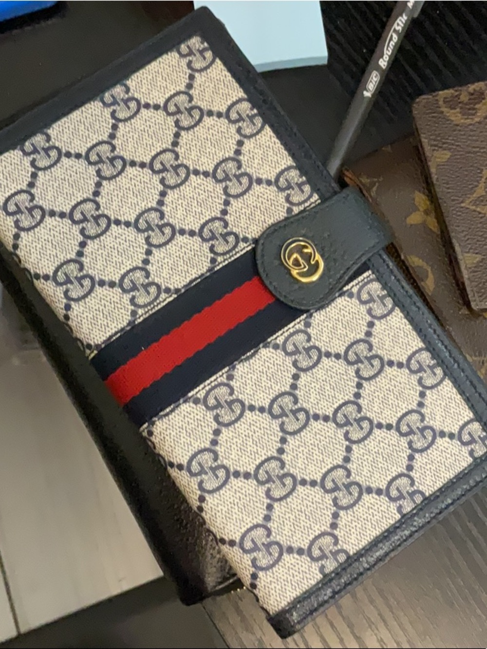 Gucci vintage navy wallet